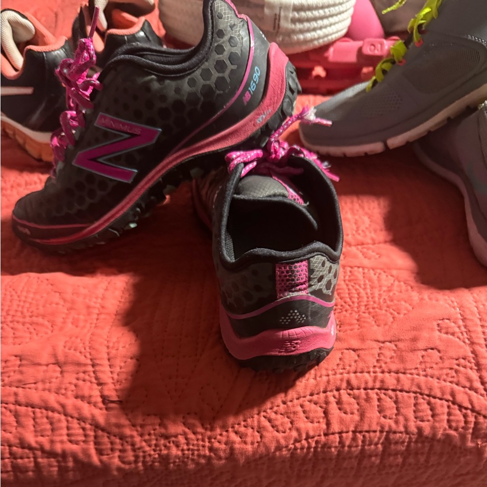 New Balance women’s Black and Pink Sneakers
